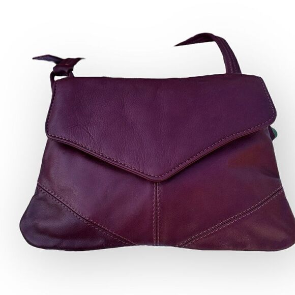 Unbranded bag Maroon/burgundy shoulder bag with gold colored hardware - Picture 3 of 11